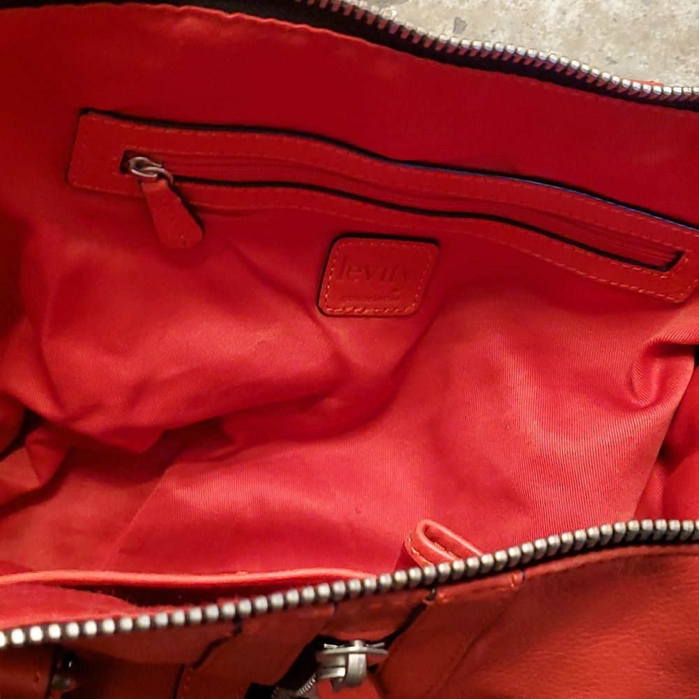 Red levity bag - Picture 3 of 7